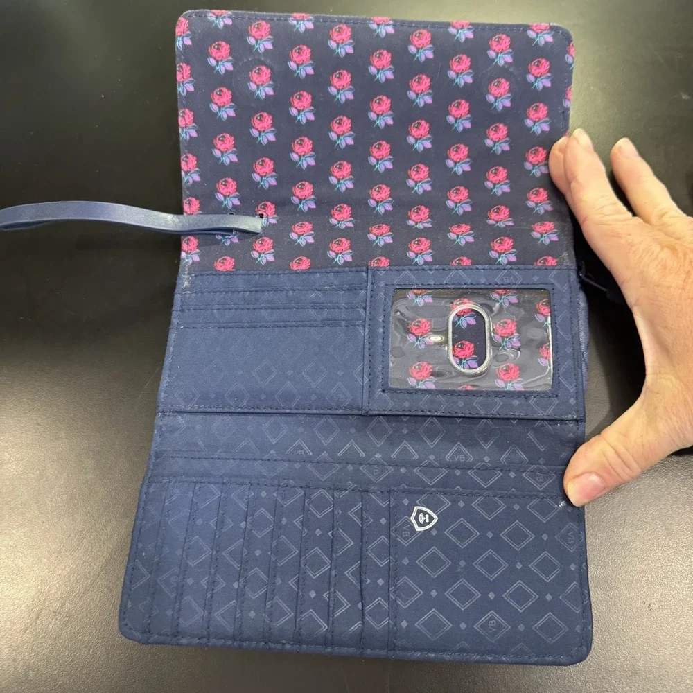 Vera Bradley Quilted Wallet Wristlet‎ Gray RFID Protection